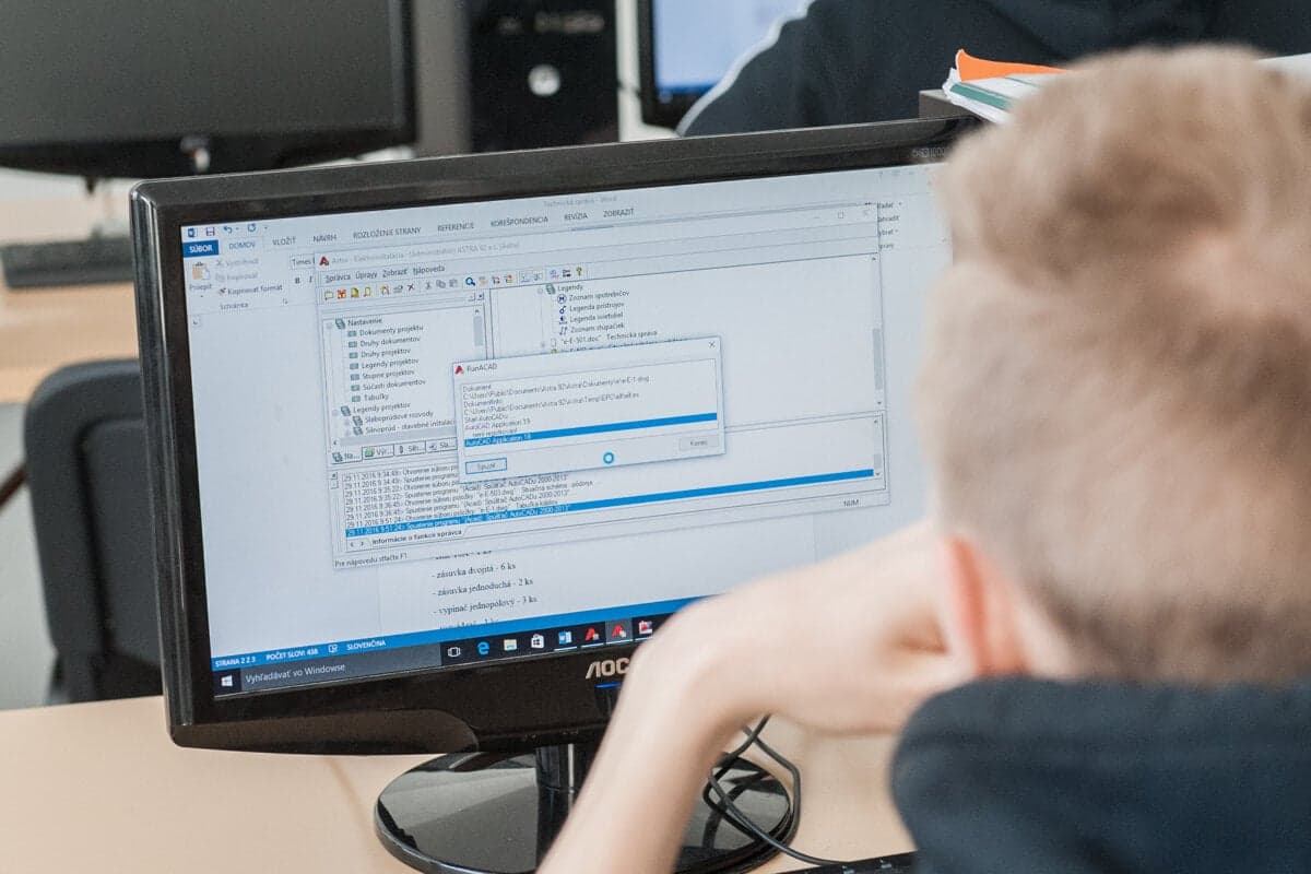 Slovenské školy čelí nedostatku aprobovaných učiteľov v prírodných vedách